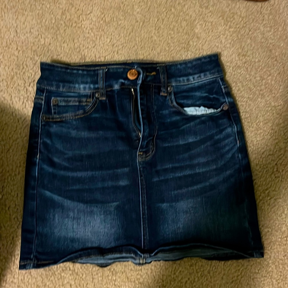 American Eagle dark blue jean skirt. Worn once, super cute.